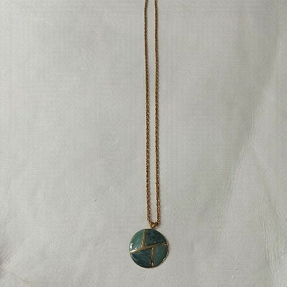 Jewelry - VINTAGE NECKLACE